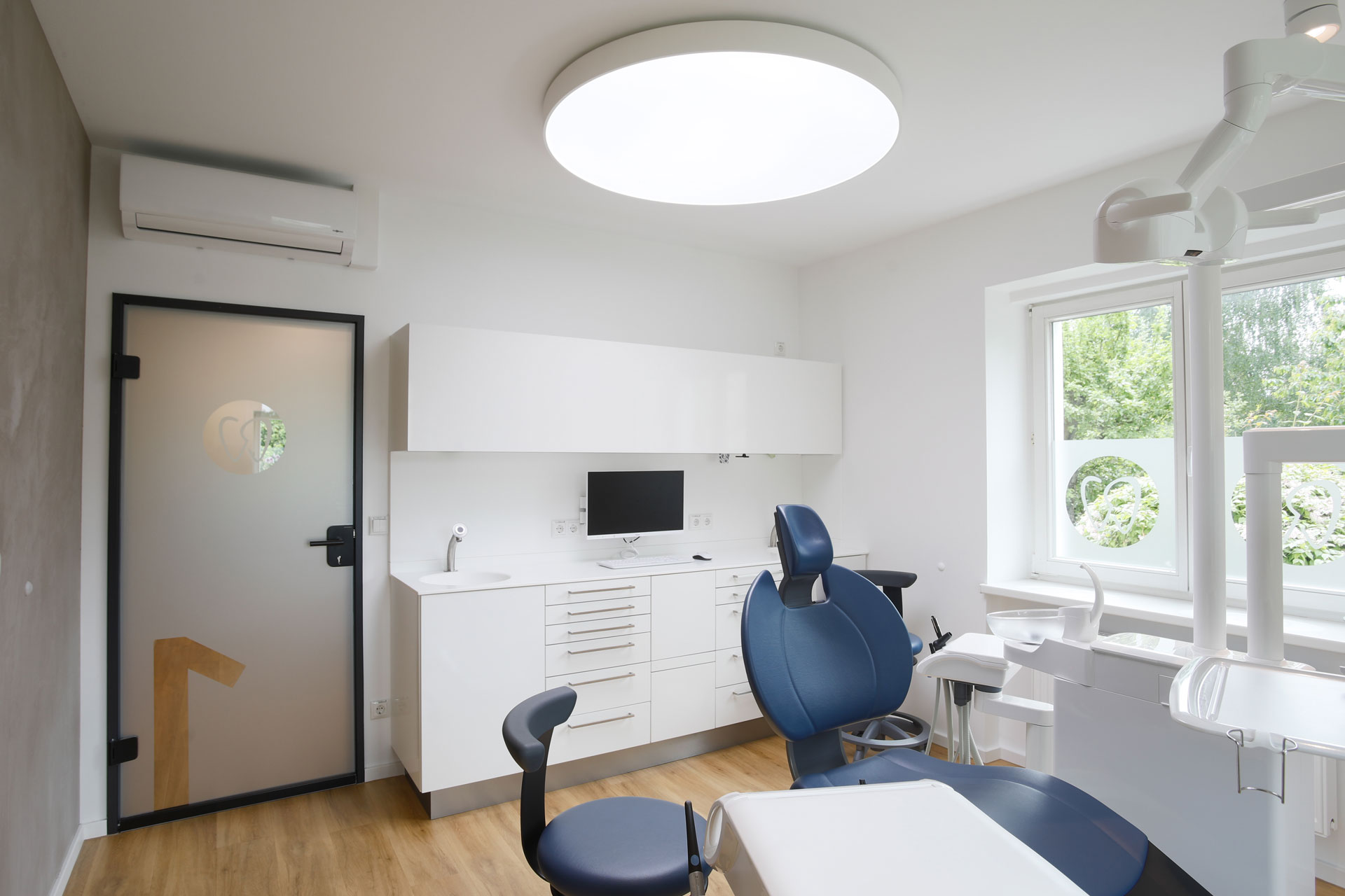 Zahnarztpraxis Roßmann Pirna Behandlungszimmer